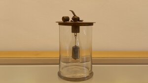 Nachbau des Döbereiner-Feuerzeugs (Goethe-Laboratorium der Friedrich-Schiller-Universität Jena)